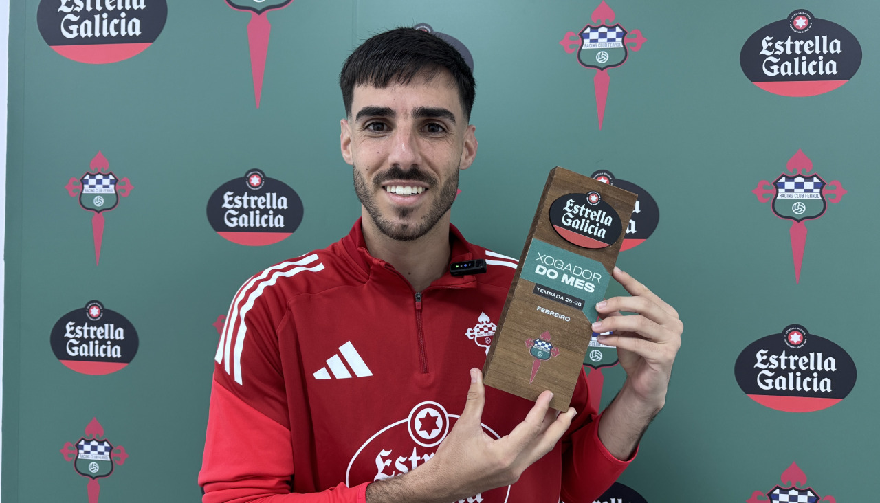 Fabio González, recibiendo el premio Jugador Estrella Galicia del mes de febrero
