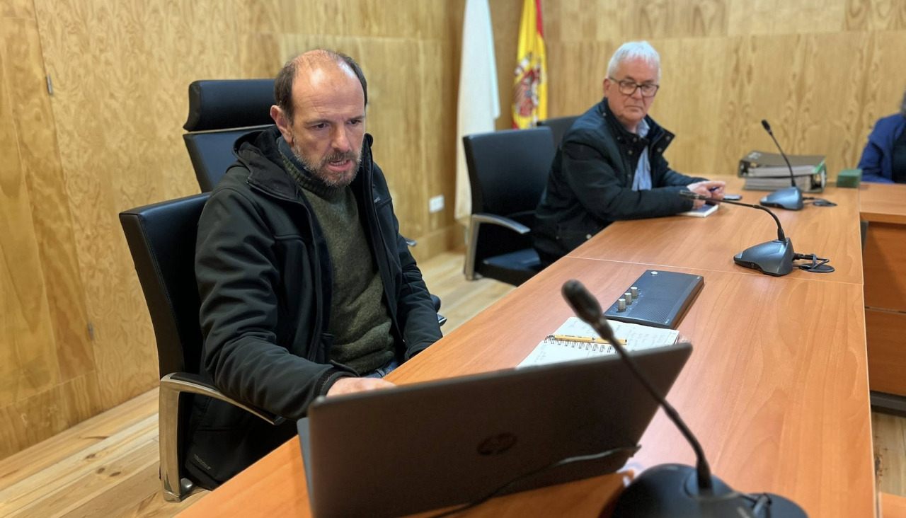 Un momento de la charla de Seitura 22 en el municipio de San Sadurniño