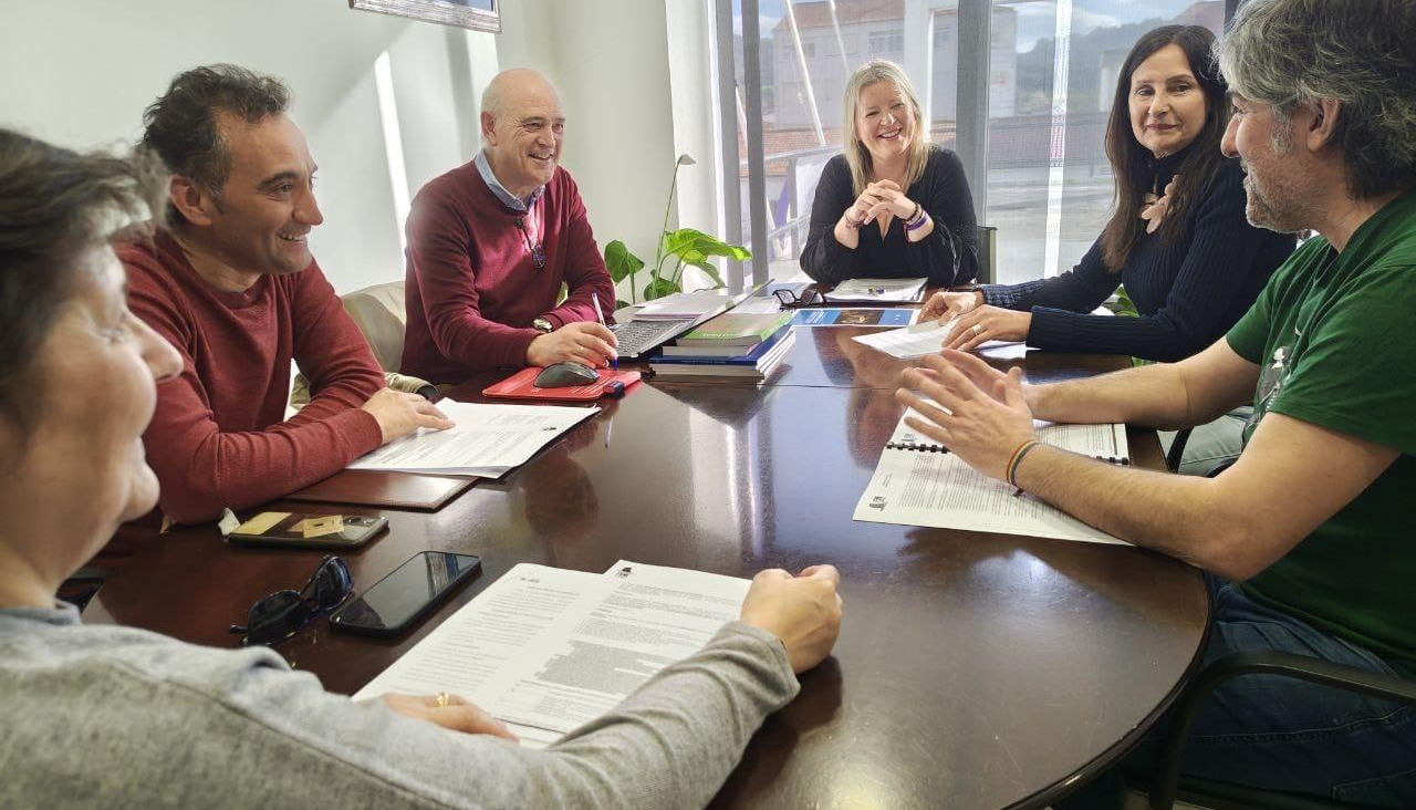 Reunión de los socialistas con el gobierno de Fene