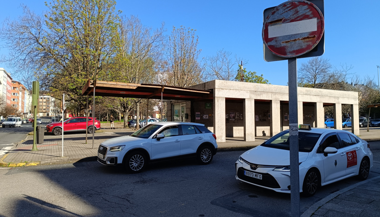A día de hoy, solo queda una de las dos señales de prohibido el paso en la intersección
