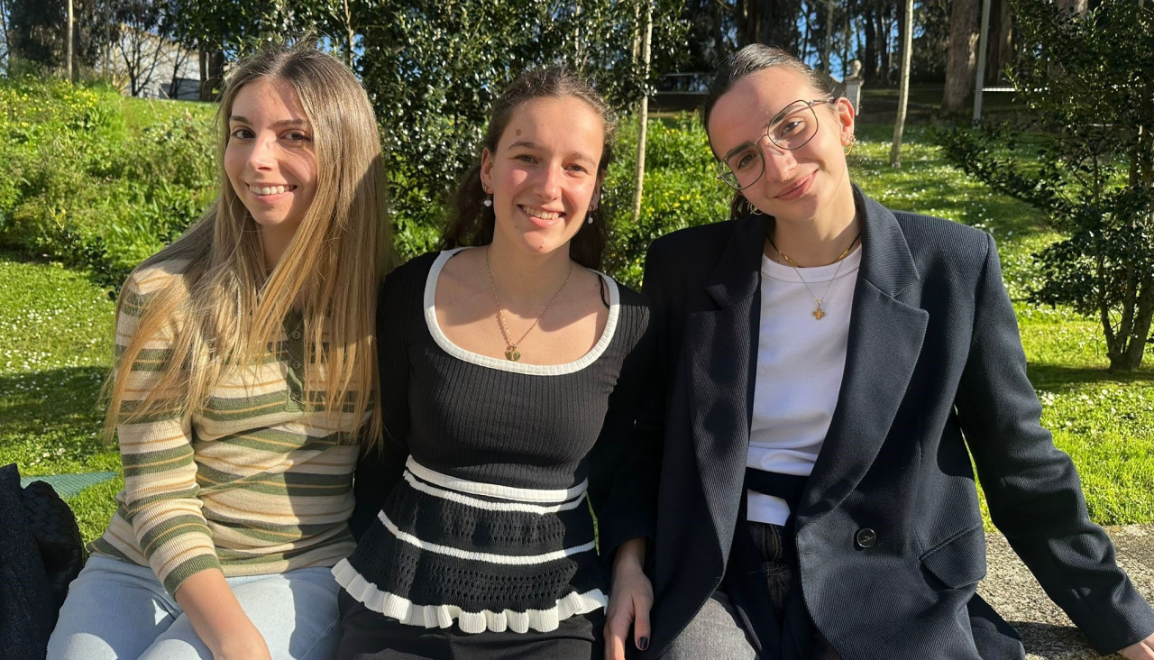 Eva Rodal, Elena Prado y Andrea Velilla, creadoras de la marca de ropa modular que obtuvo uno de los cuatro premios