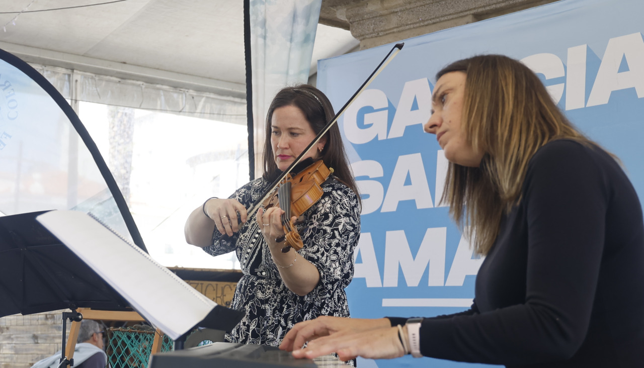 Festa do Marisco  Actuación piano e violín