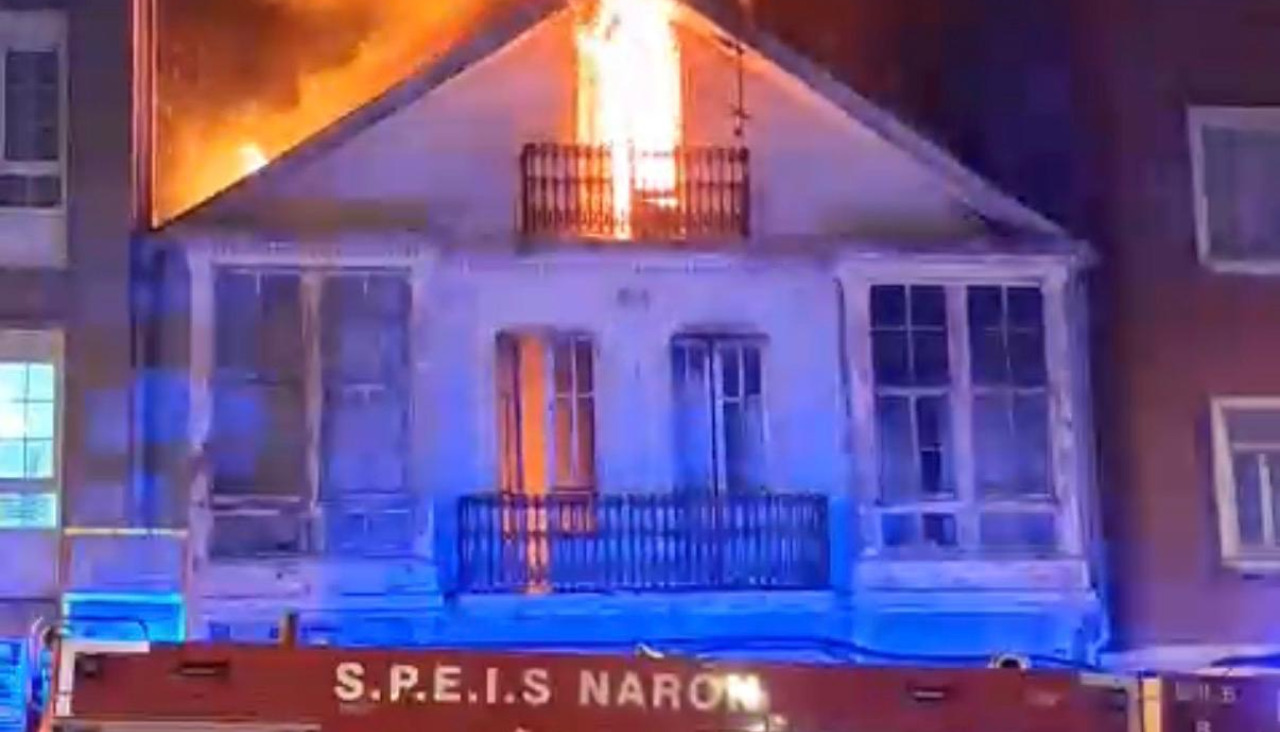 El incendio calcinó un edifcio en Xuvia