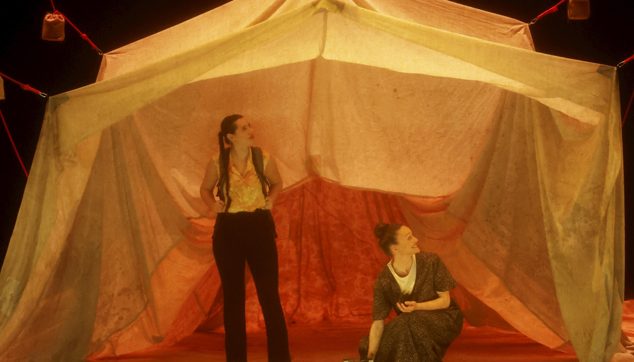 La compañía Unahoramenos actuando este año en el Festival Singular de Narón
