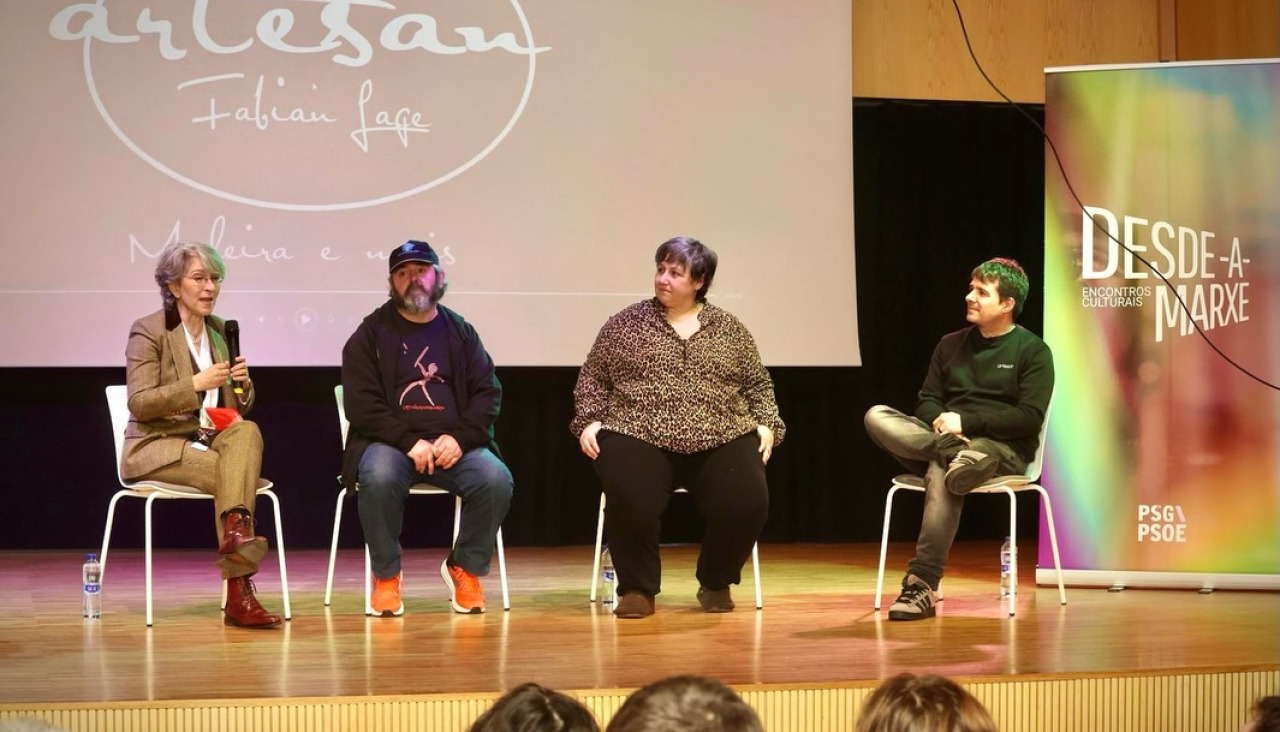 Imagen del primer encuentro de 'Desde a Marxe', en A Laracha