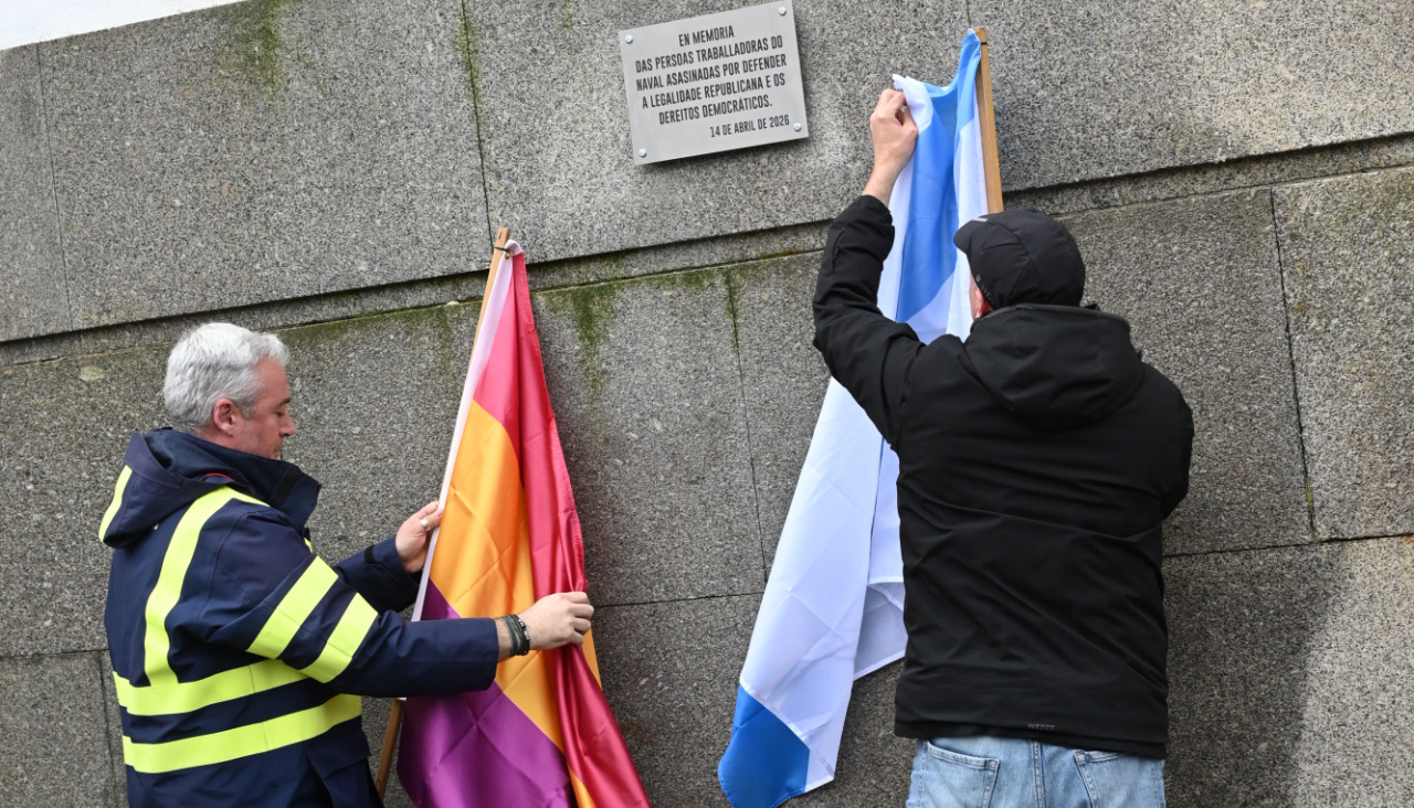 Nova Praca na porta de Navantia actos 14 de Abril