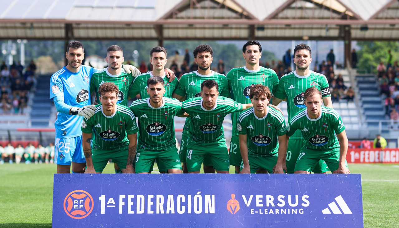 El once inicial del Racing en el duelo frente al Bilbao Athletic