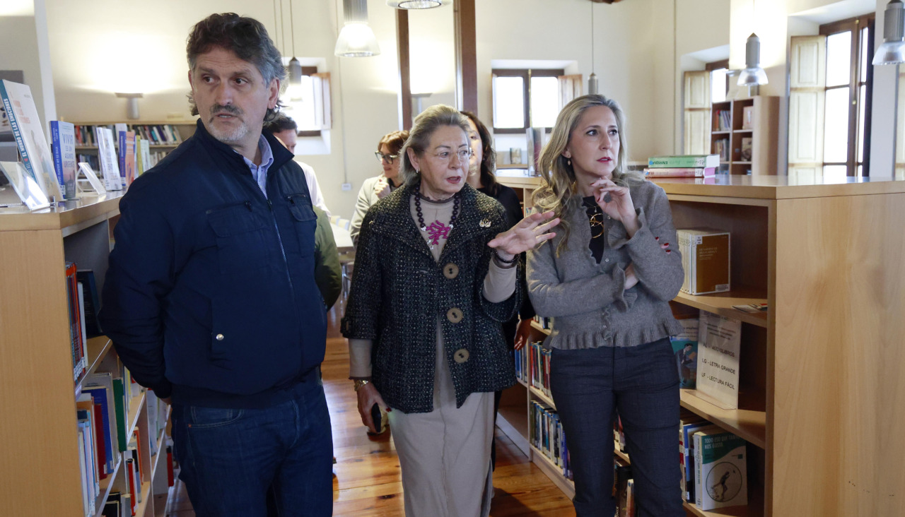 Un momento de la visita de Aneiros a Ortigueira