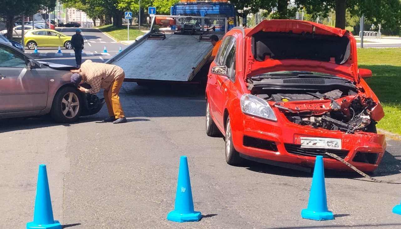Los dos vehículos accidentados en Caranza