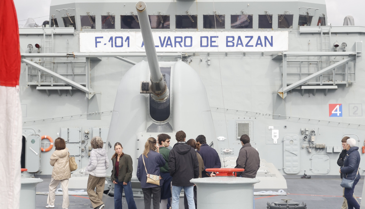 visita  F-101 Álvaro Bazán