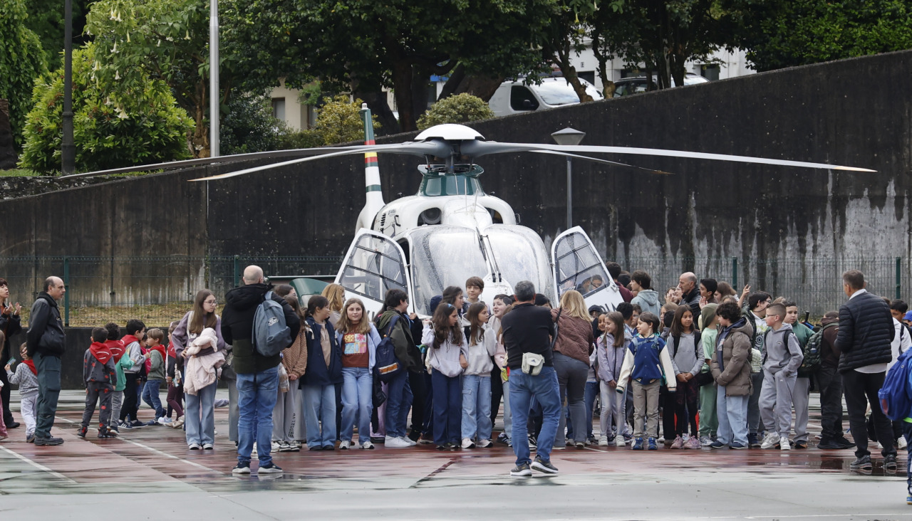 Pontedeume. Pabellón da Casqueira hay exhibición de medios de la Guardia Civil