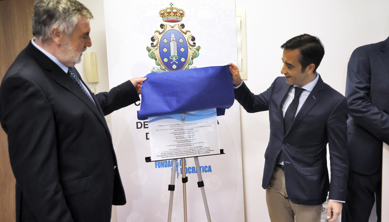 Inauguración del colegio de médicos