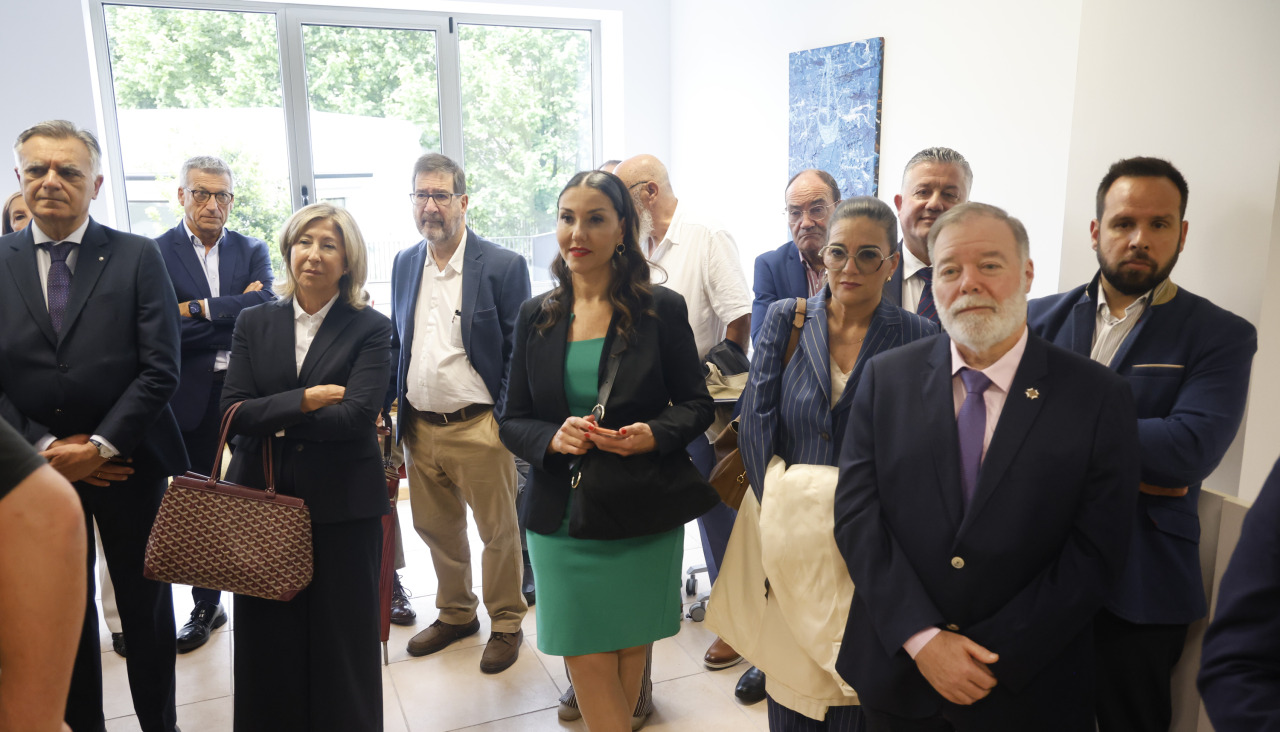 Inauguración del colegio de médicos