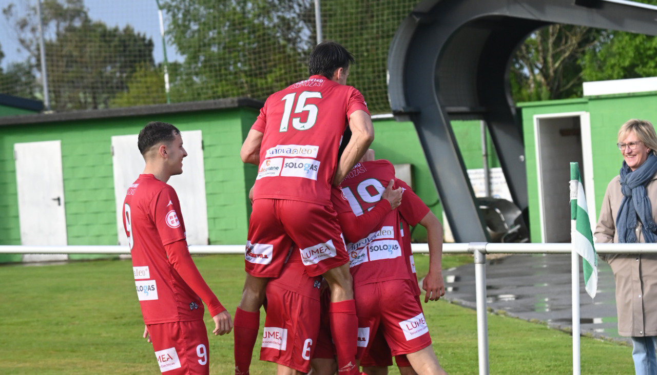 As Somozas fútbol Somozas contra Boiro