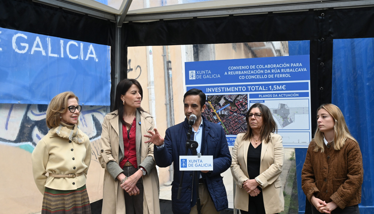 Visita obras Rúa Rubalcava do alacalde e a conselleira María Martínez Allegue