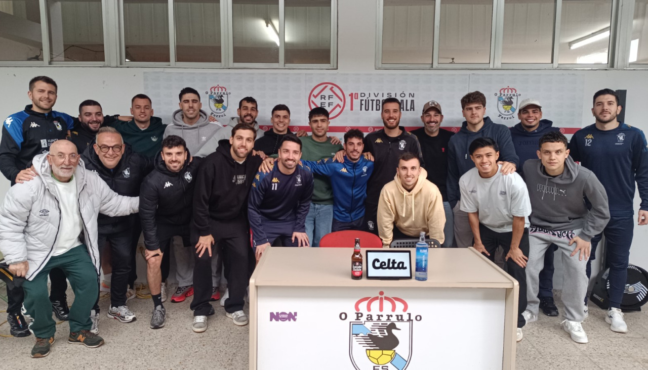 Toda la plantilla, cuerpo técnico y directiva arropó al capitán en su desdpedida