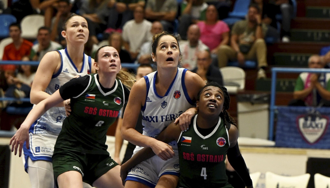 Belosevic, a la derecha, durante el partido de la Eurocup ante el Ostrava