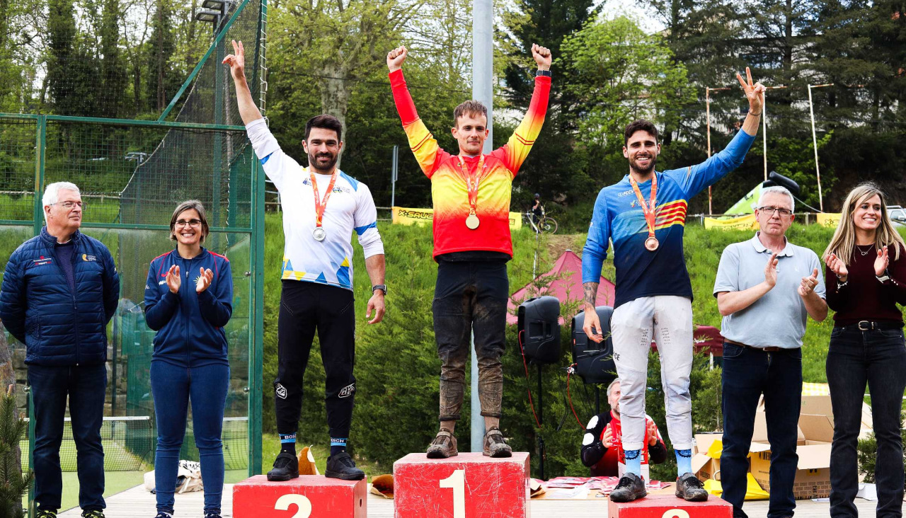 Marco Veiga, en lo más alto del podio en Girona