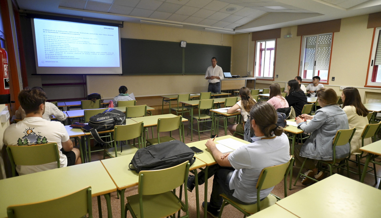 Parte del alumnado del curso en la edición de 2025, en la EPEF