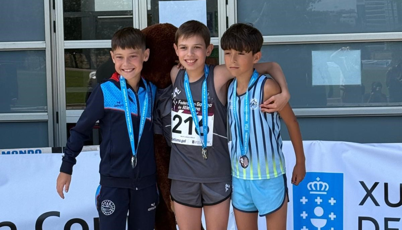 Losada, en el centro, son su oro sub 12