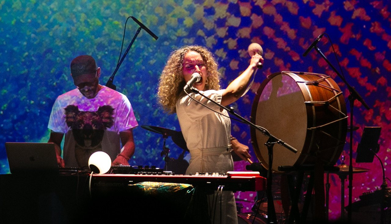Belém Tajes, gañadora do premio Narf, na gala final do galardón no Salón Teatro de Santiago de Compostela