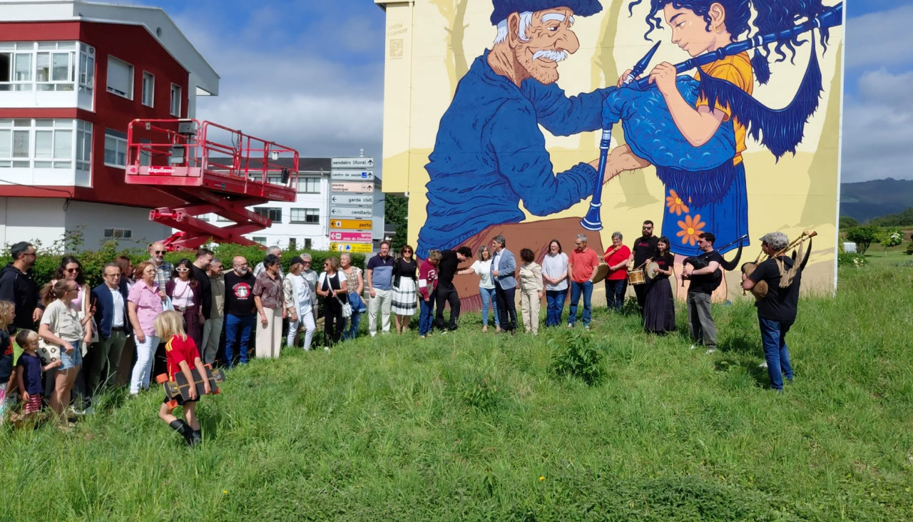 ortigueira celebracion mural