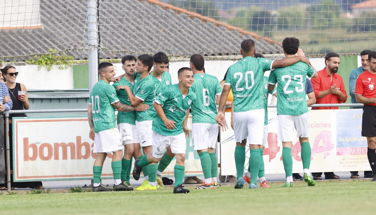 partido de fútbol entre el Galicia de Mugardos y el Gondomar