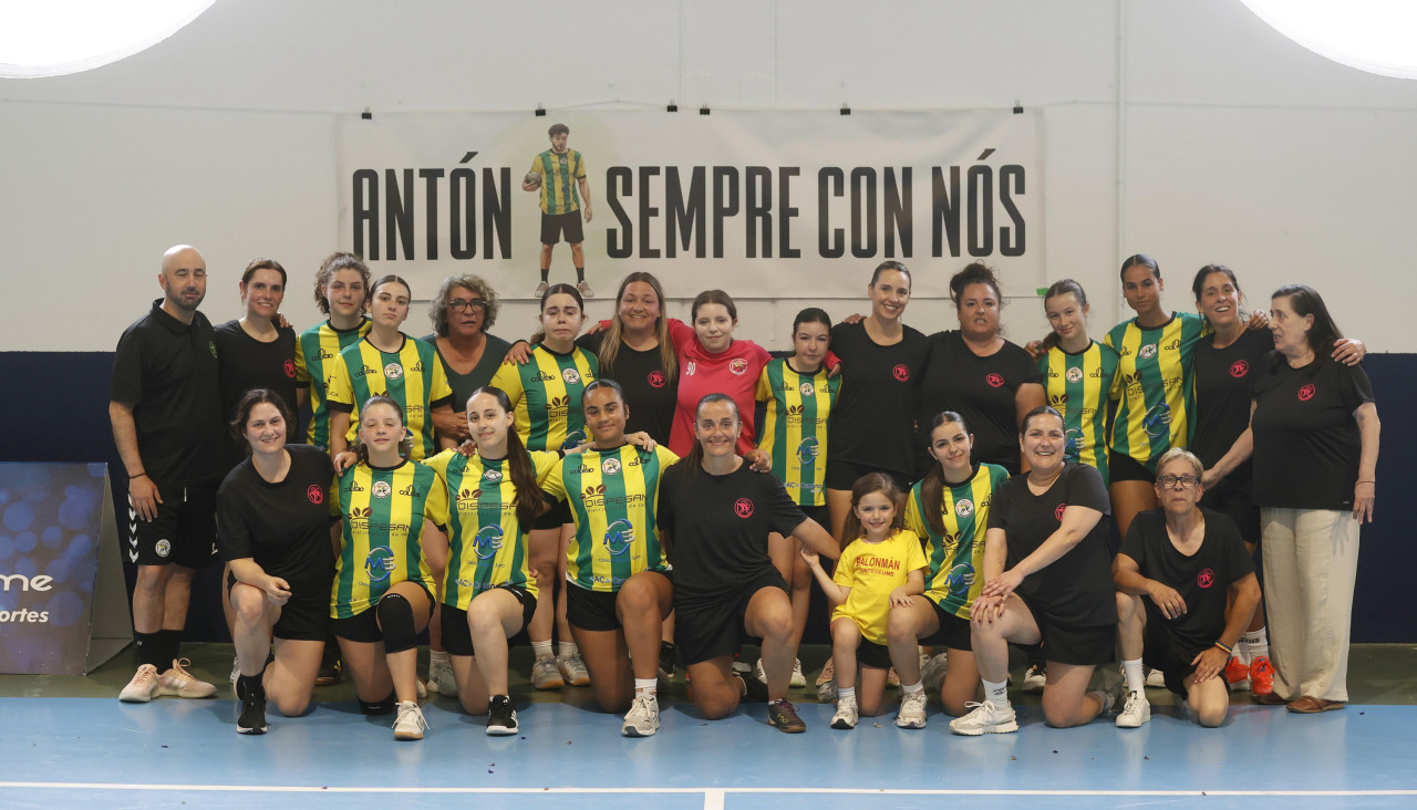 Las balonmanistas de la villa fueron las protagonistas en A Casqueira