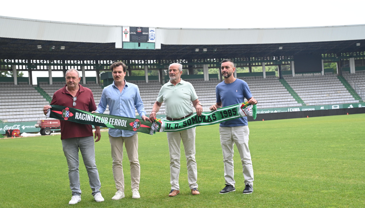 Enrique Guerreiro, Álex Vázquez, Juan Alonso y Míchel Alonso, durante la presentación del convenio