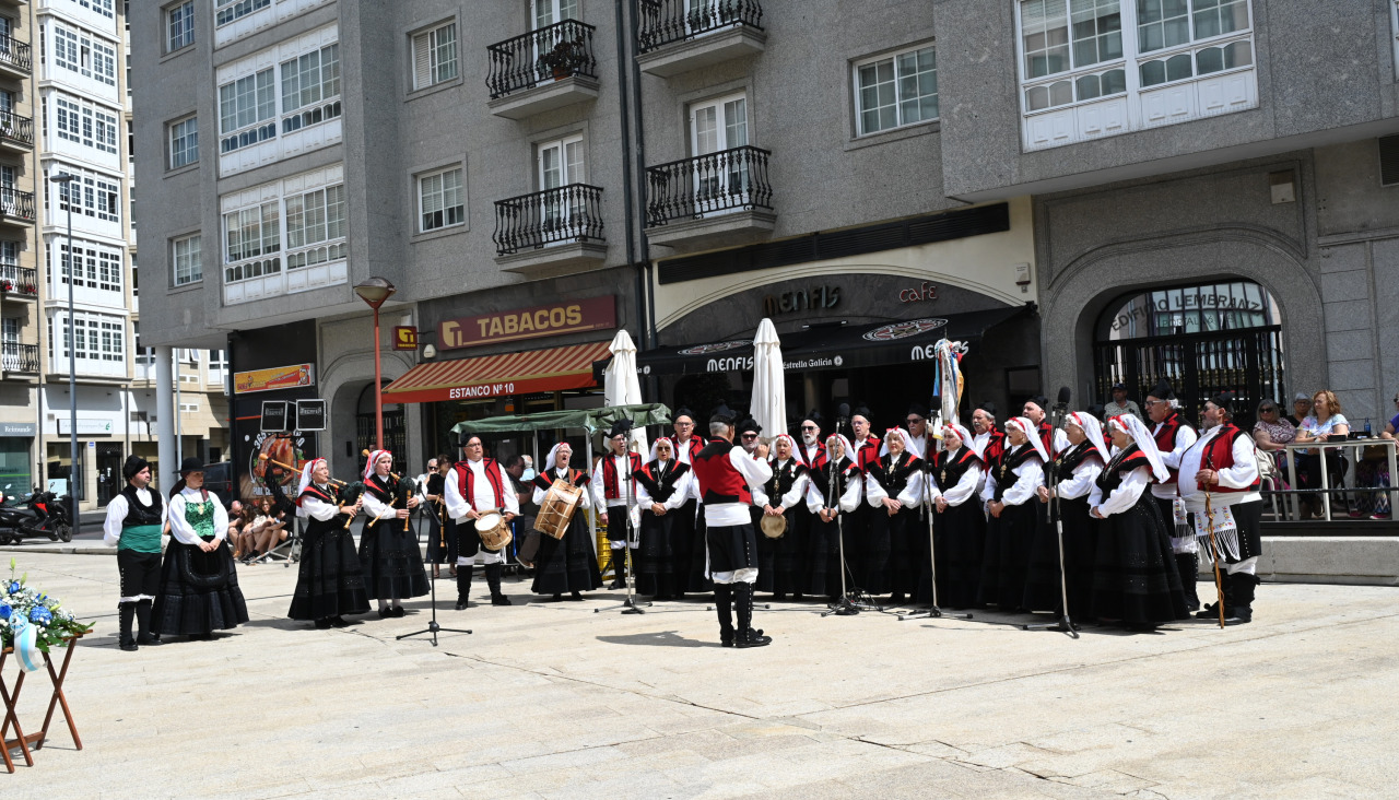 Praza do Himno celebración do Día da Patria Ferrol
