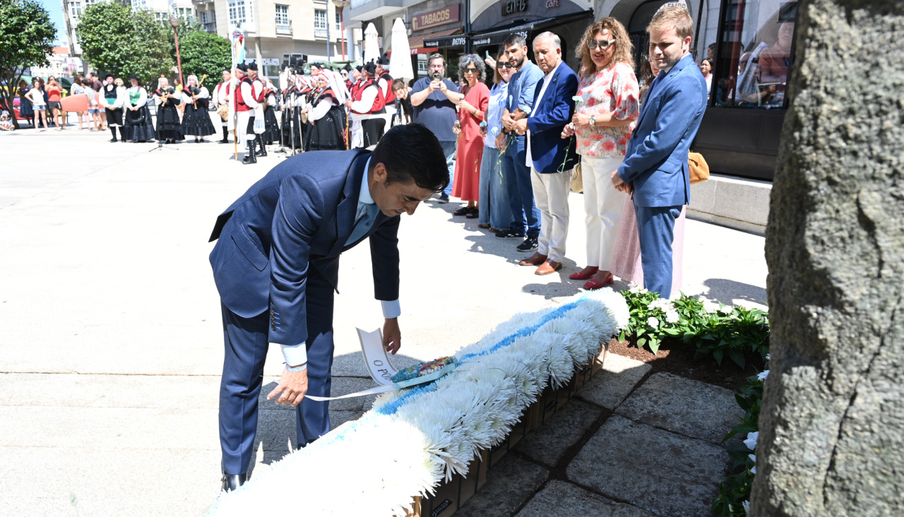 Praza do Himno celebración do Día da Patria Ferrol