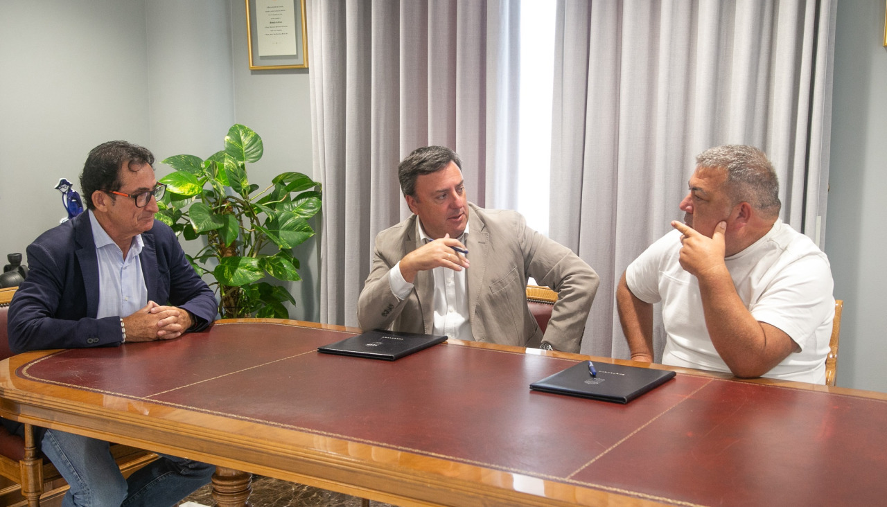 Firma del convenio entre Deputación y Narón O Freixo