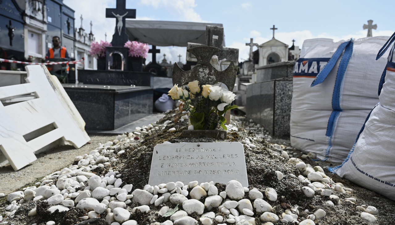 Pequeño santuario en recuerdo de las víctimas