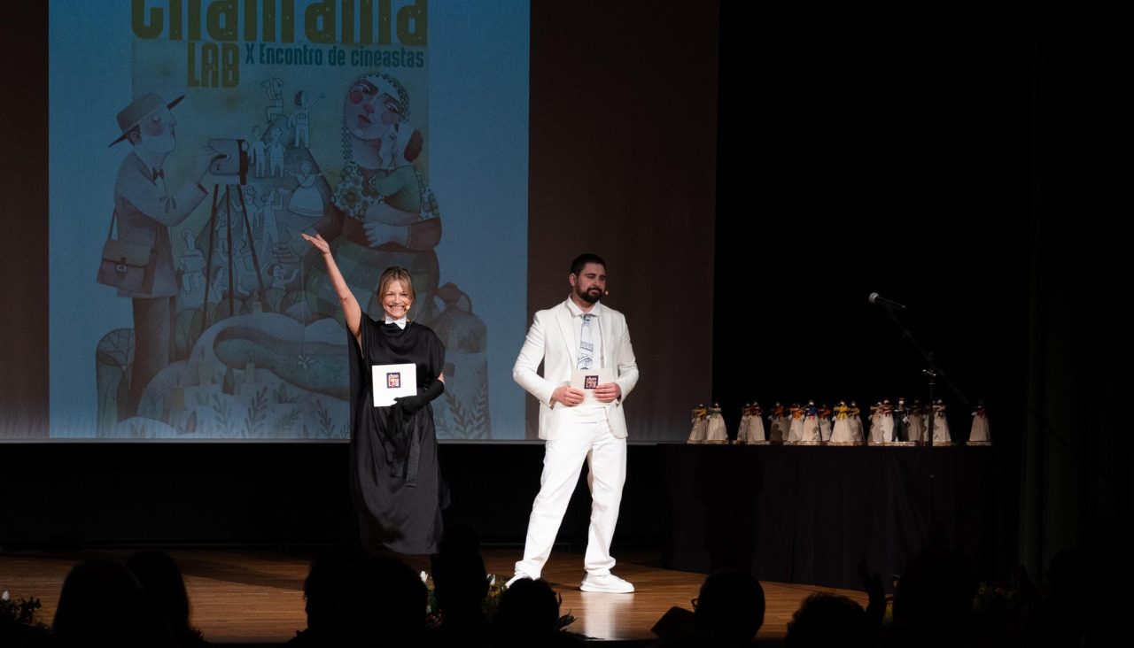 Isabel Blanco y Kevin Lorenzo fueron los presentadores de la última gala de estrenos, la del décimo aniversario