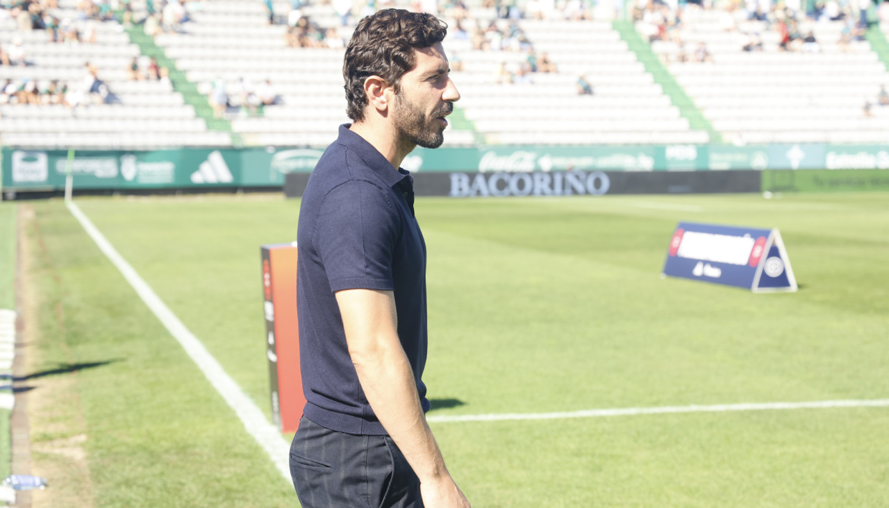 partido de fútbol entre el Racing y el Barakaldo
