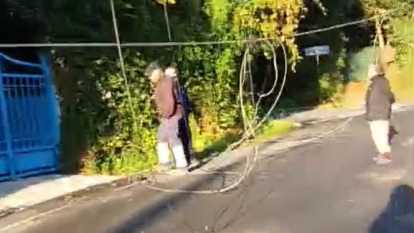Vecinos de Laraxe en la zona del suceso