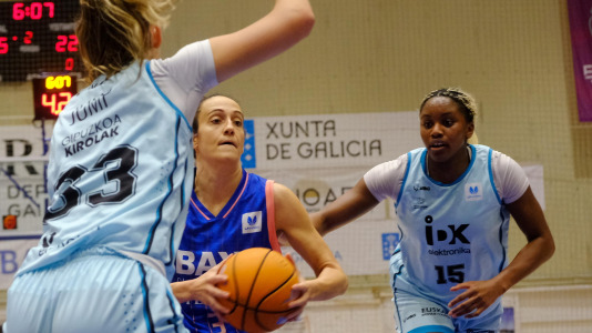 Pabellón A Malata baloncesto Baxi contra IDK Euskotren