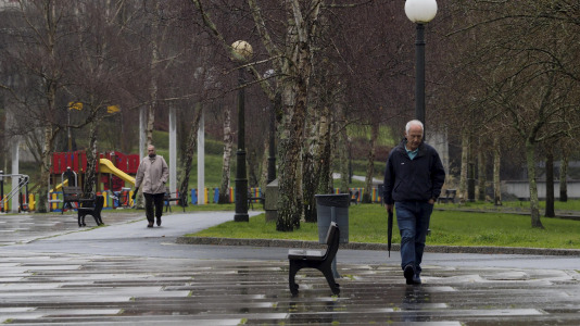 El paseo marítimo y la plaza de Rosalía son dos de las áreas incluidas en la licitación