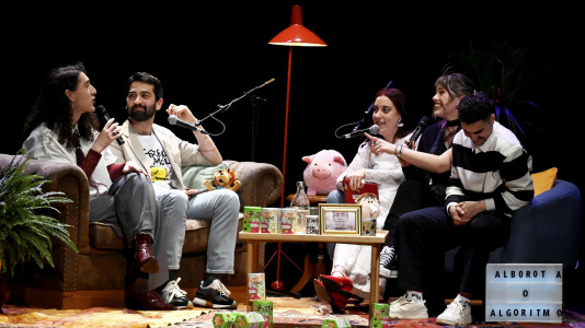 Esta novena edición dos Premios Youtubeiras+ foi presentada, no Jofre, por integrantes dos pódcasts Exército Mekemeke e O faiado