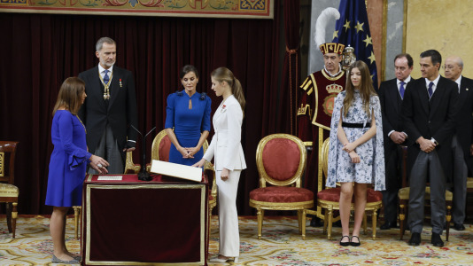La princesa Leonor jura la Constitución por su 18 cumpleaños (7)