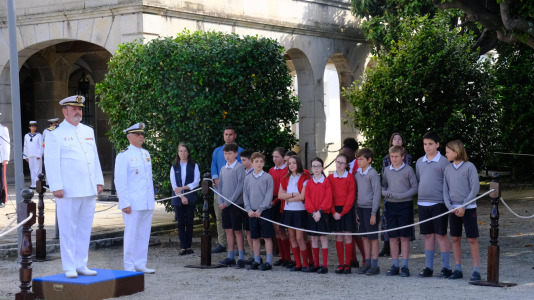 Izado de bandera en Capitania (Daniel Alexandre) (13)
