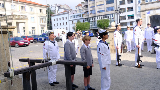 Izado de bandera en Capitania (Daniel Alexandre) (2)