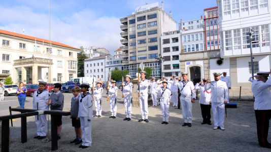 Izado de bandera en Capitania (Daniel Alexandre) (5)