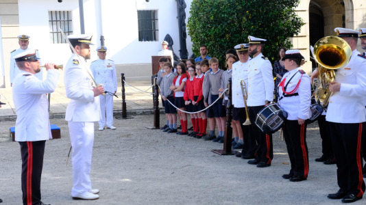 Izado de bandera en Capitania (Daniel Alexandre) (1)