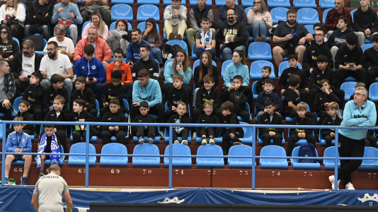Fútbol sala. O Parrulo contra El Pozo
