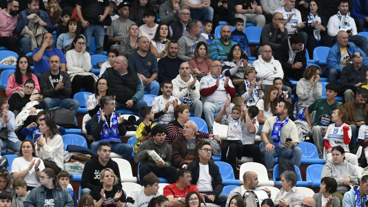 Fútbol sala. O Parrulo contra El Pozo