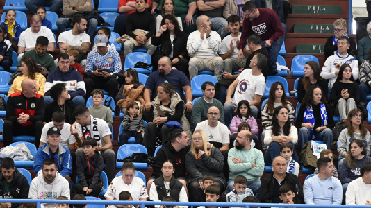 Fútbol sala. O Parrulo contra El Pozo