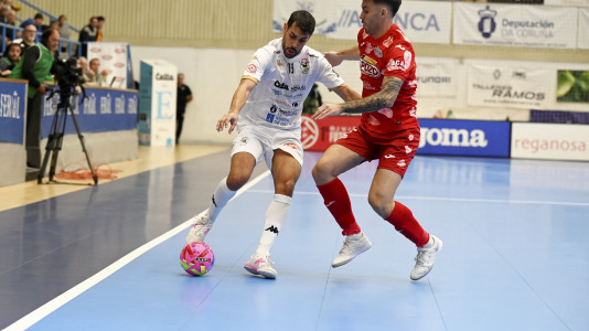 Fútbol sala. O Parrulo contra El Pozo