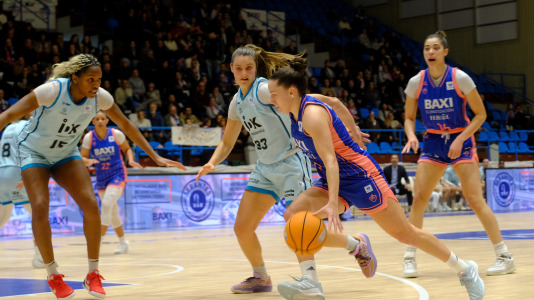 Pabellón A Malata baloncesto Baxi contra IDK Euskotren