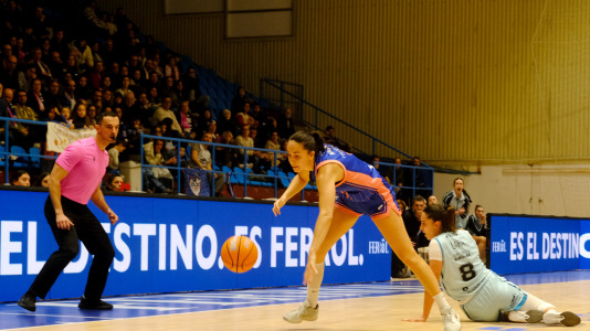 Pabellón A Malata baloncesto Baxi contra IDK Euskotren